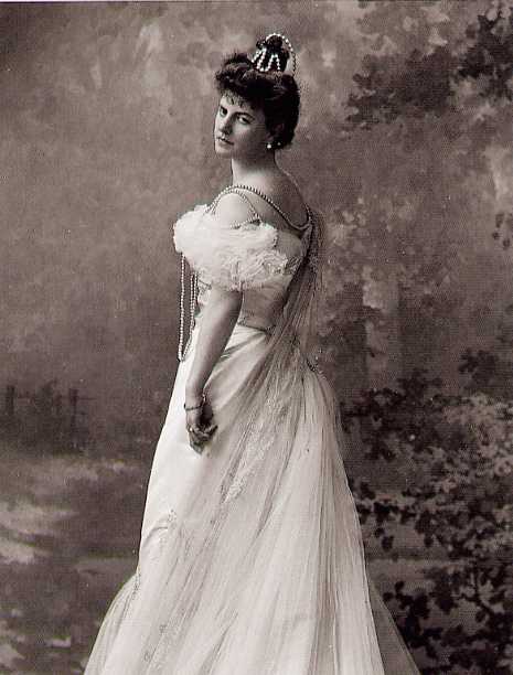 Countess Elisabeth de Greffulhe (1900)